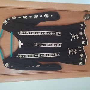 Anthropologie Lilka Black & White Embroidered Tunic Top Shirt sz xs